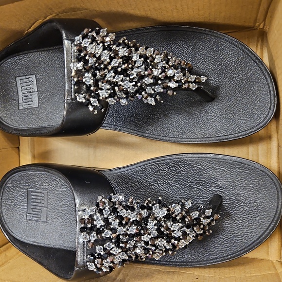 Black FitFlop Rumba Beaded Metallic Toe Post Wedge Sandal NIB - Picture 2 of 8